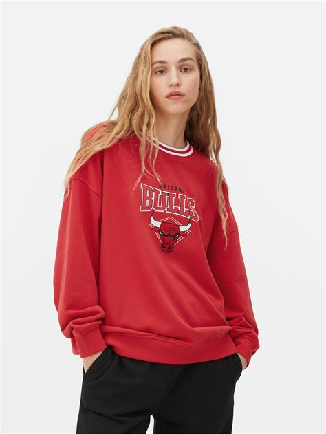 chicago bulls sweatshirt women's.